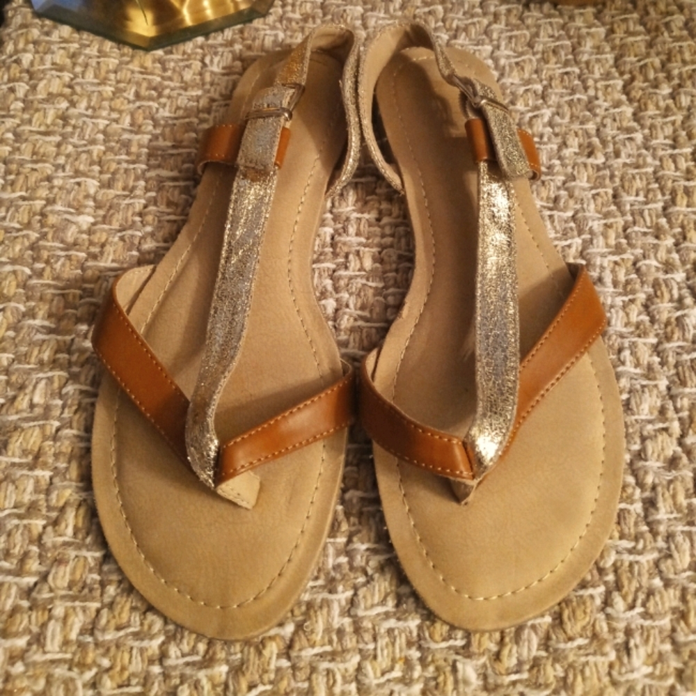 Cute Kenneth Cole Reaction 👡 Sandals